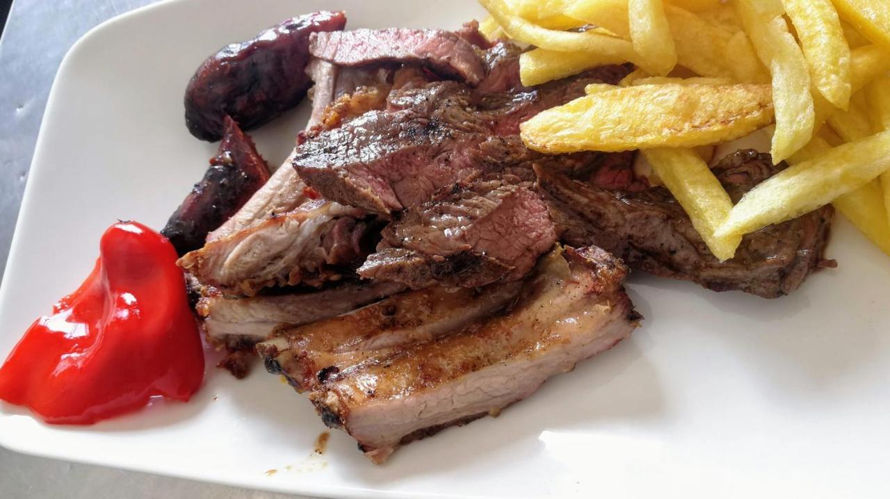 Hostal Restaurante Rancheiro วิโก ภายนอก รูปภาพ